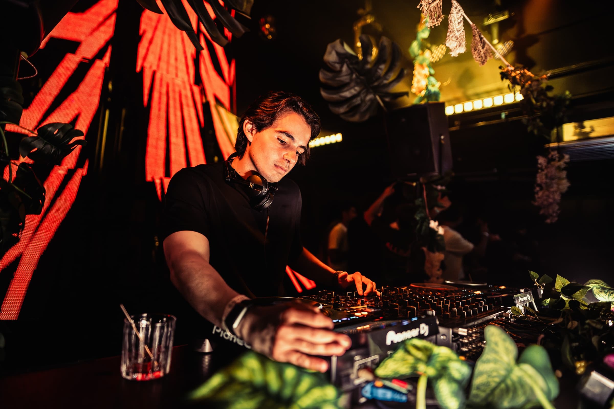 XL Nights #1 10